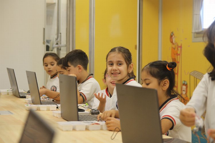Elektronik atıklar TEGV'de nitelikli eğitime dönüşüyor