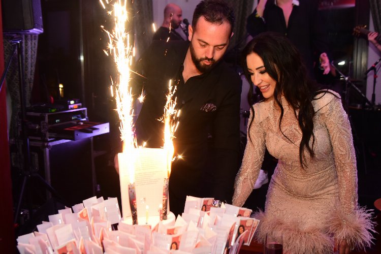 Ferda Koçer yeni yaşını kutladı