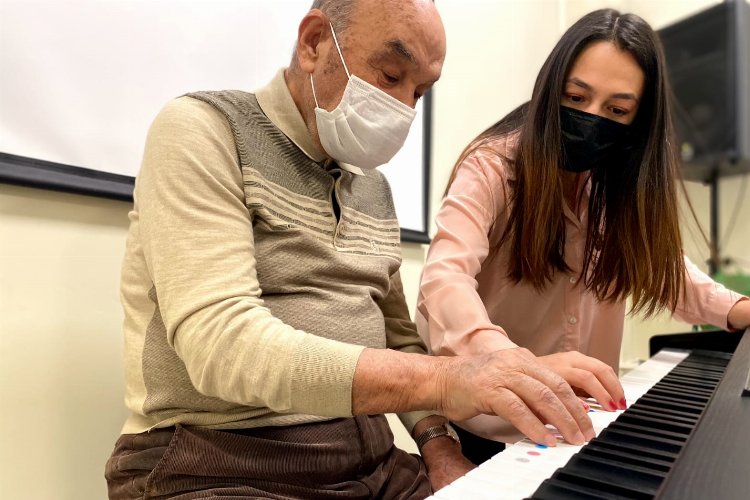 Gaziantep'ta alzaymır hastalarına piyano eğitimi 