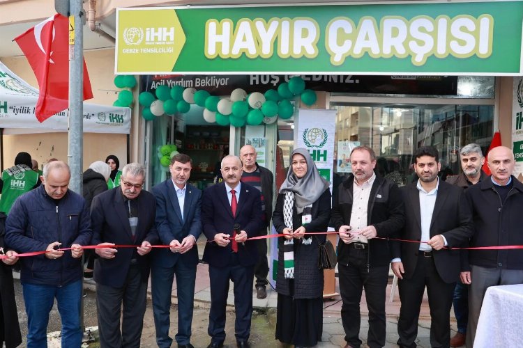 Gebze'de İHH Hayır Çarşısı açıldı