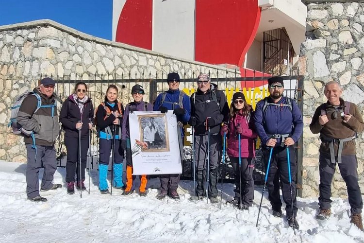 Genç dağcının arkadaşlarından Spil'e anlamlı yürüyüş