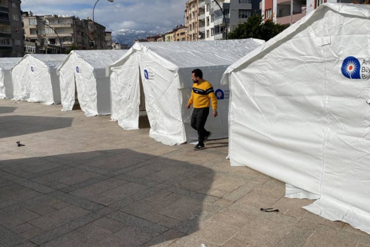 Hatay'da çadırlar ve aşevi depremzedeler için