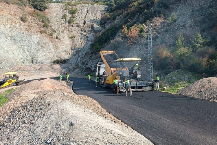 Hatay'da yıpranan yollar asfaltlanıyor