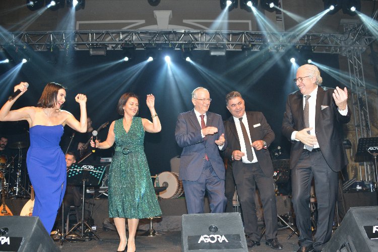 İhracatçılar, 2022 yılından ekonomik istikrar diledi