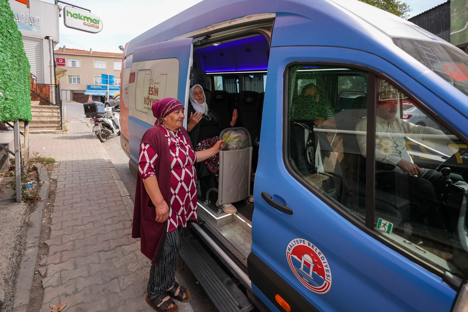 İstanbul'da 'Yol Arkadaşım Maltepe' her mahalleye ulaşıyor