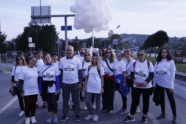 İstanbul Maratonu'nda MS hastaları için koştu