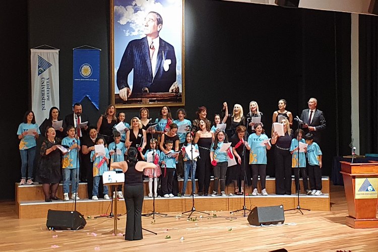 İyilik Korosu konser gelirini TEGV'e bağışladı