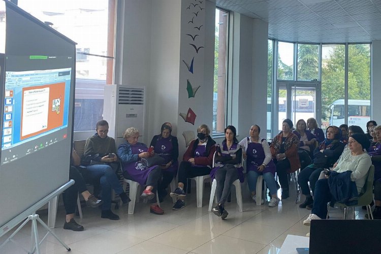 İZGİM'li kadınlara 'dijital pazarlama' eğitimi