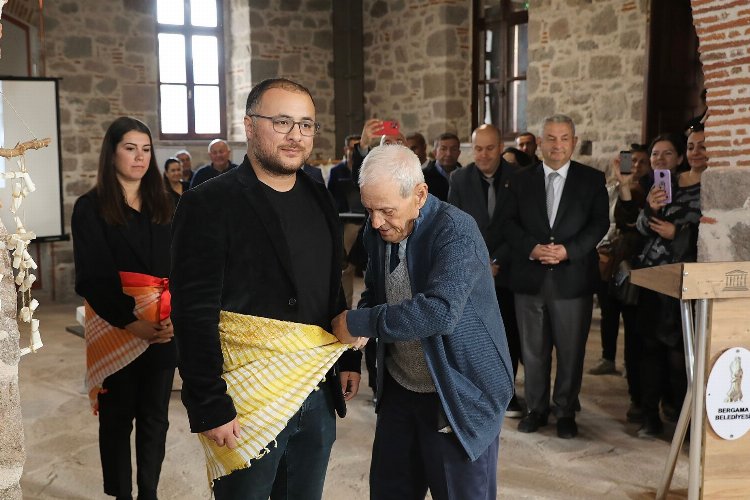 İzmir Bergama'da peştemal kuşandılar