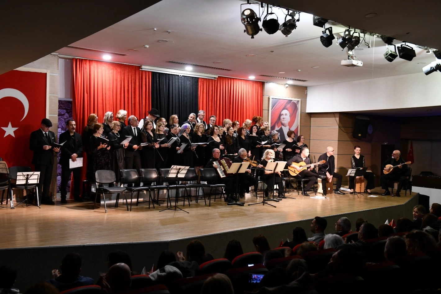 İzmir Çiğli’de 'Rebetiko' rüzgarı