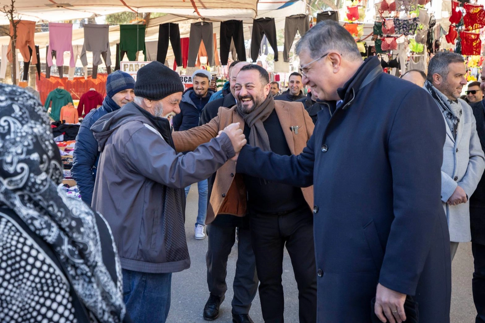 İzmir'de Başkan Tugay'dan Ödemiş çıkarması
