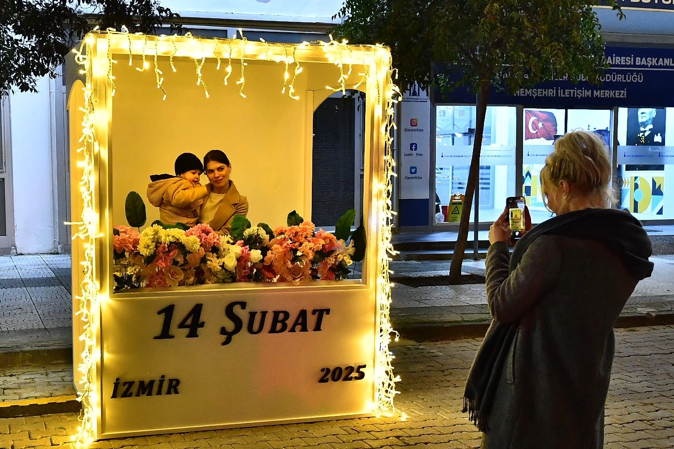 İzmir'de 'Sevgi Festivali' kapılarını açtı