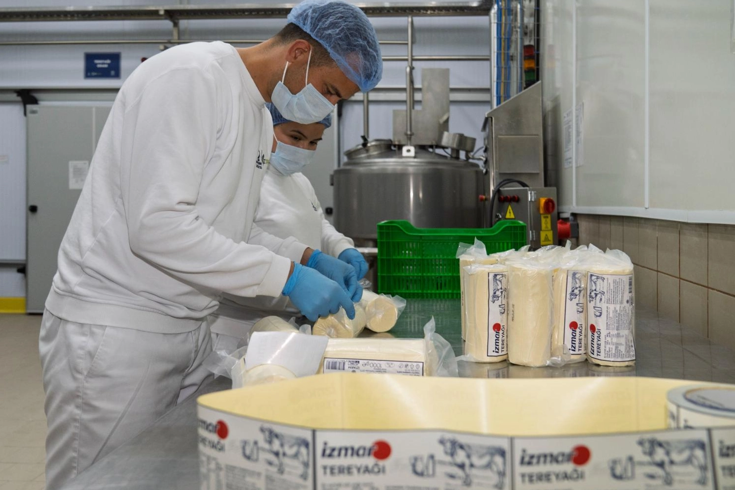 İzmir'de Süt Fabrikası’nda çarklar döndü, üreticinin yüzü güldü