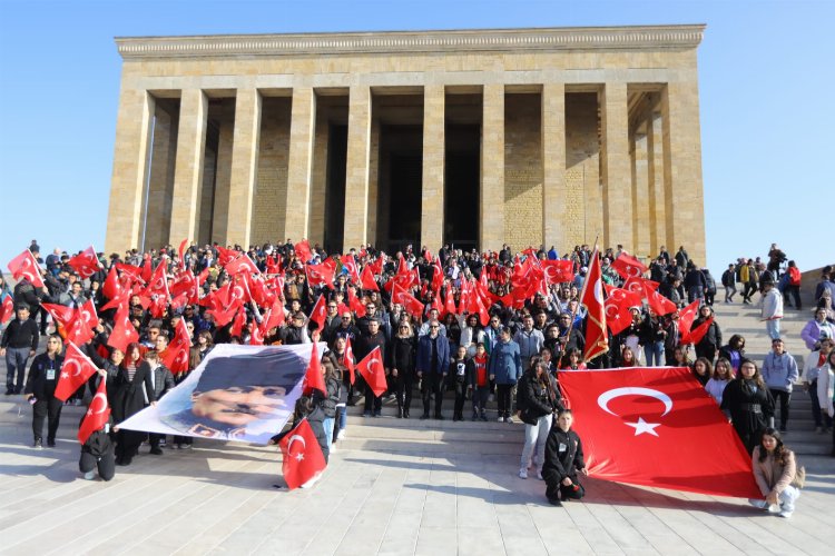İzmir Efes Selçuklu gençler Anıtkabir'de