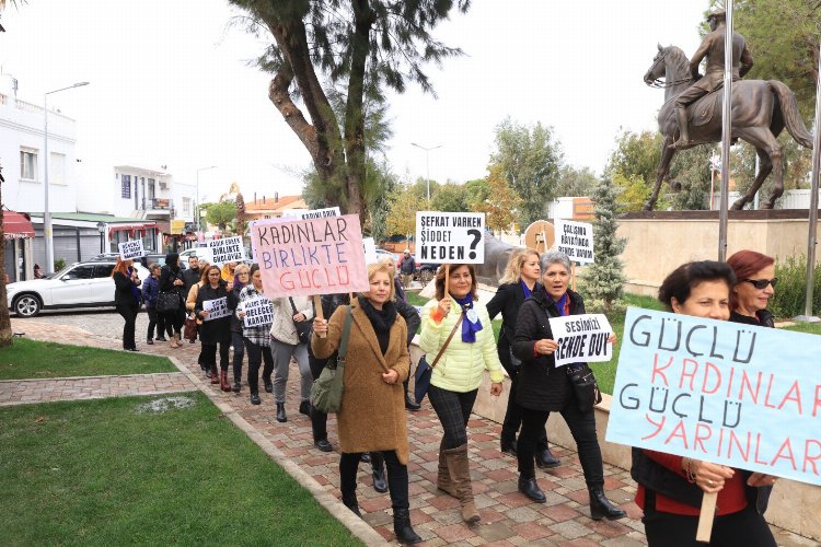 İzmir Güzelbahçe’den 'Hayat Şiddetsiz Güzel' eylemi