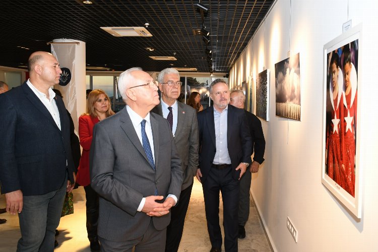 İzmir Karabağlar'da "Cumhuriyet Daima VI" sergisi