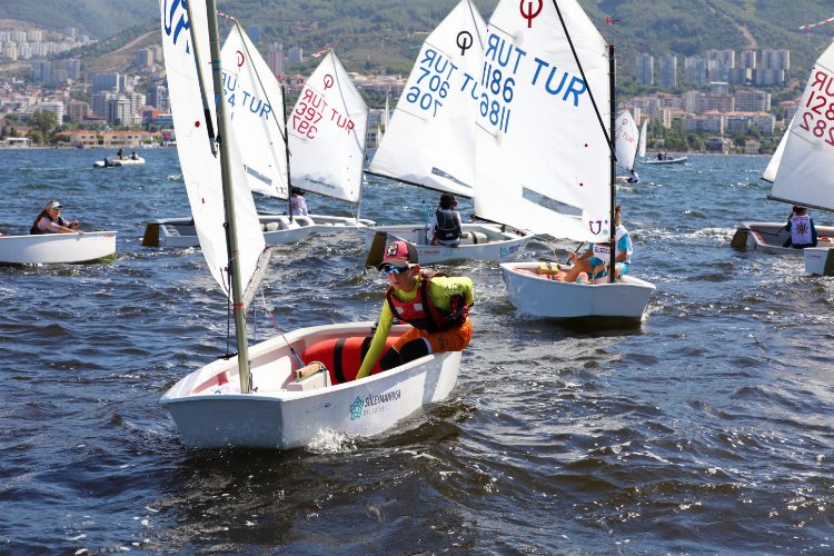 İzmir kurtuluşuna Narlıdere'den yelken açtılar