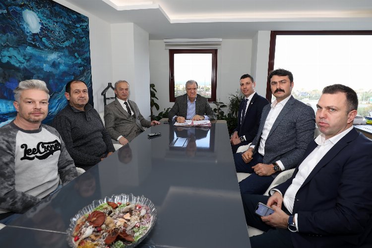 İzmir Narlıdere'de toplu sözleşme sevinci