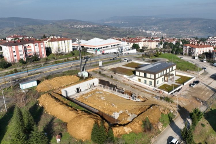 İzmit Ayazma Mahallesinde futbol sahasına adım adım