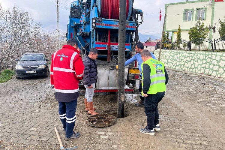 İzmit Belediyesi ve İBB selin yaralarını sarıyor