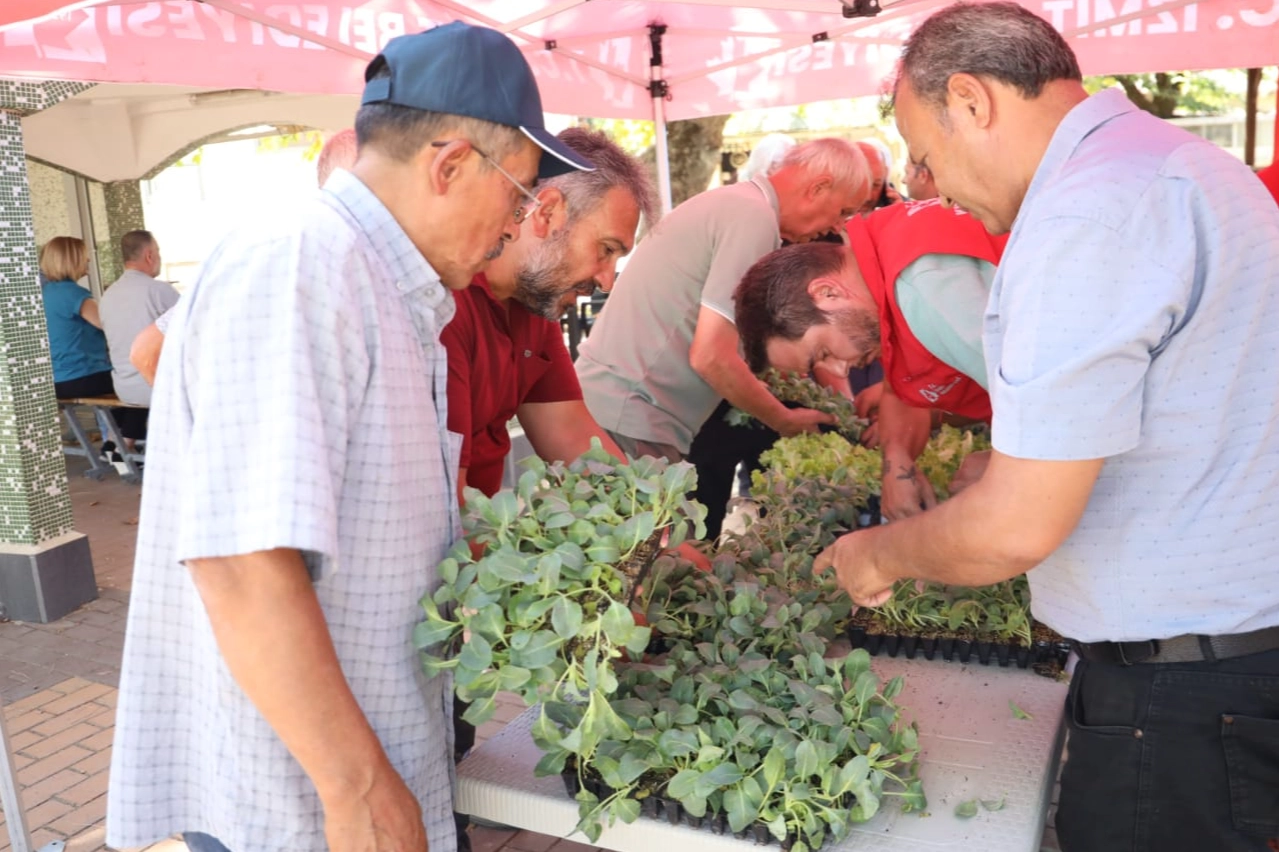 İzmit’te başlayan fide desteği, Gebze köylerine ulaştı