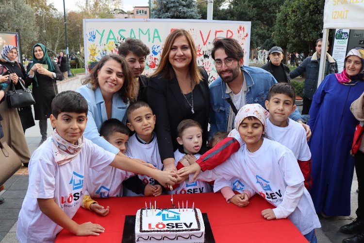 İzmit'te LÖSEV ile yaşama el verdiler