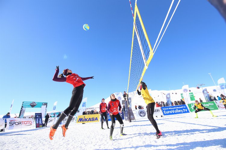 Kar voleybolu Avrupa Kupası Kayseri Erciyes'te