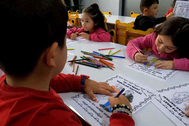 Kayseri'de miniklerden yaşlılara özel saygı