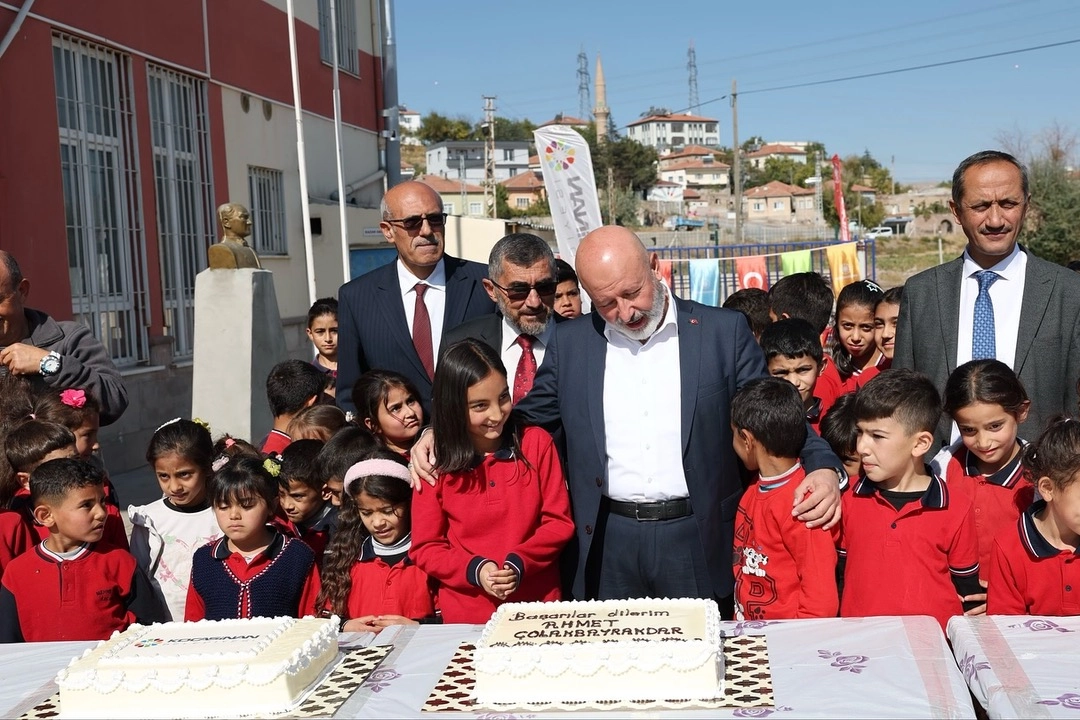 Kayseri Kocasinan çocukların yüzünü güldürüyor