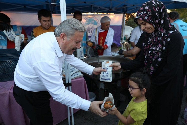 Kayseri Melikgazi'de mahalle buluşmaları tam gaz