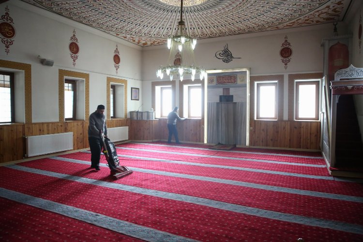 Kayseri Melikgazi'den camilere bayram temizliği