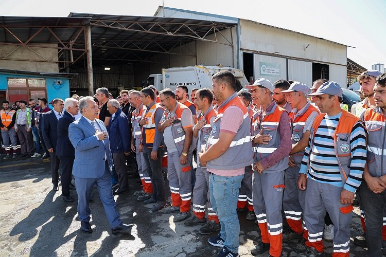 Kayseri Talas'ta mesai renkli başladı