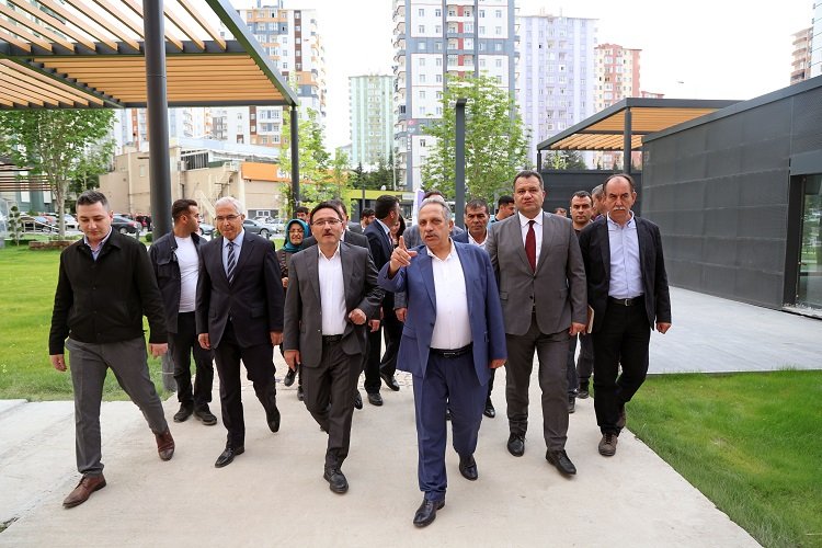 Kayseri Valisi'nden Talas'a 'acil' övgü