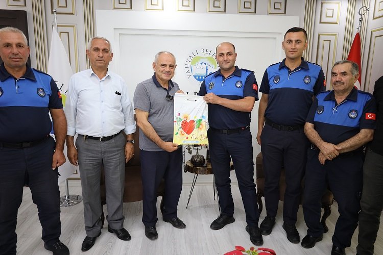 Kayseri Yahyalı'da Başkan Esat Öztürk zabıtayla buluştu