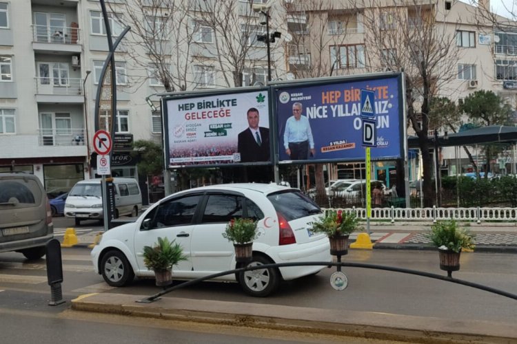 Keşan'da Gelecek Partisi'nden bilboard tepkisi