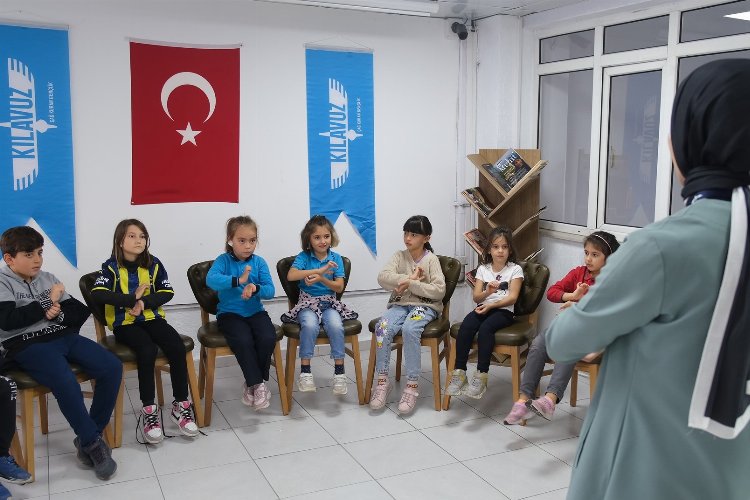 Kocaeli Büyükşehir'den işaret dili atölyesi