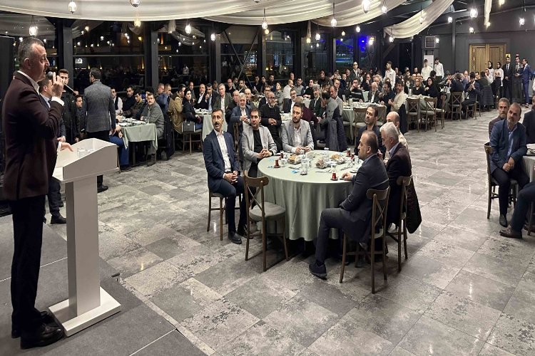 Kocaeli'de Başkan Büyükakın Bayburtlularla bulştu