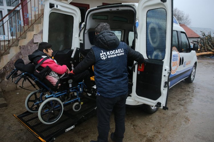 Kocaeli'de 'Engelsiz Taksi' 2022'de de ulaştırdı
