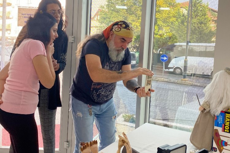 Kocaeli'de İzmit Çarşısı üreticileri ürün fotoğraflıyor