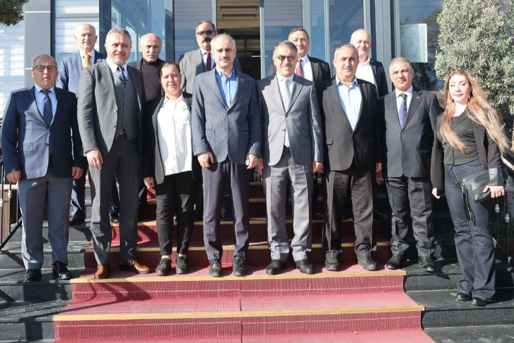 Kocaeli'de Kaymakam Önal ve Başkan Çiftçi, muhtarlarla buluştu