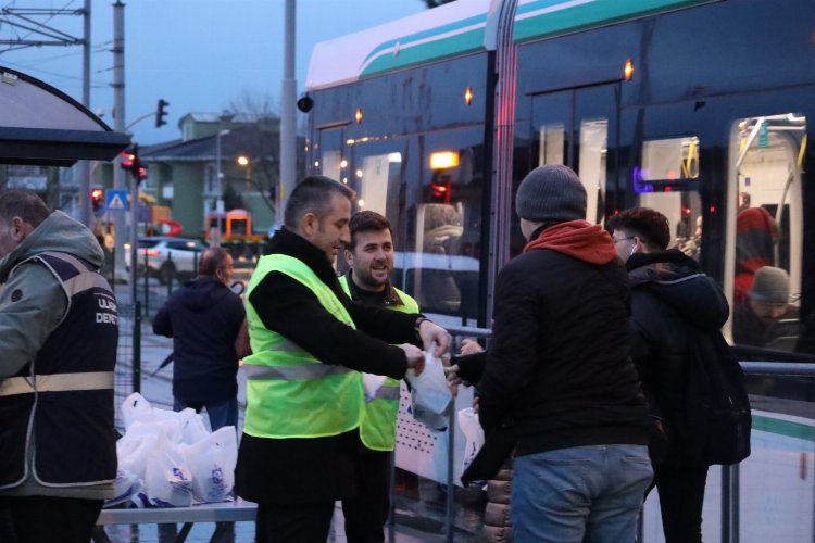 Kocaeli'den kandil simidi ikramı