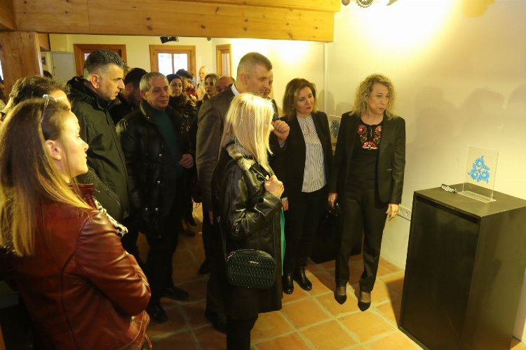 Kocaeli Gölcük'te el sanatları eserleri sergileniyor