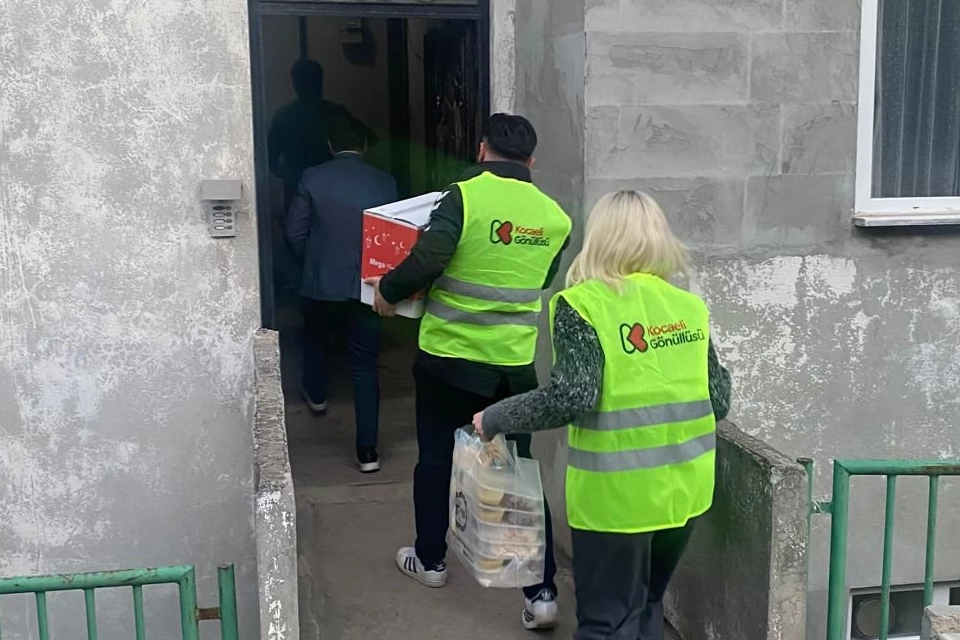 Kocaeli ihtiyaç sahiplerinin sofrasını ısıtıyor