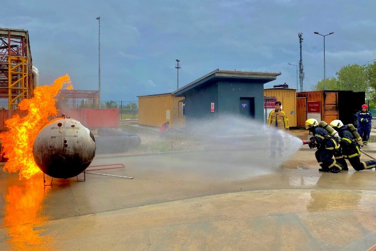 Kocaeli İtfaiyesi'nden üniversiteli gençlere eğitim