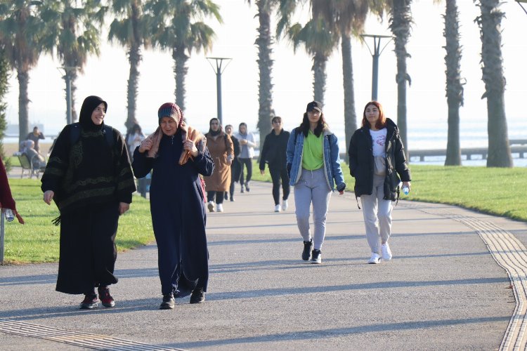 Kocaeli İzmit'te sağlıklı yaşam yürüyüşleri sürüyor