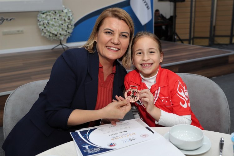Kocaeli'nin altın çocuğuna İzmit'te Başkan'ın onur konuğu