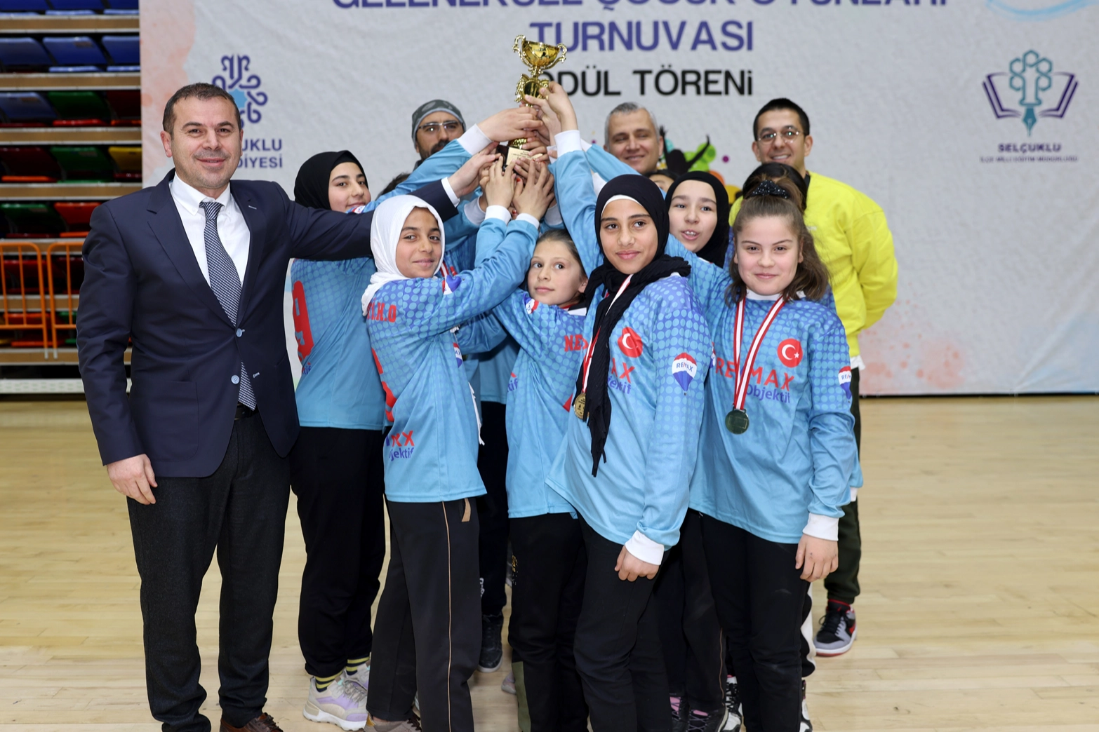 Konya Selçuklu'da geleneksel çocuk oyunları 