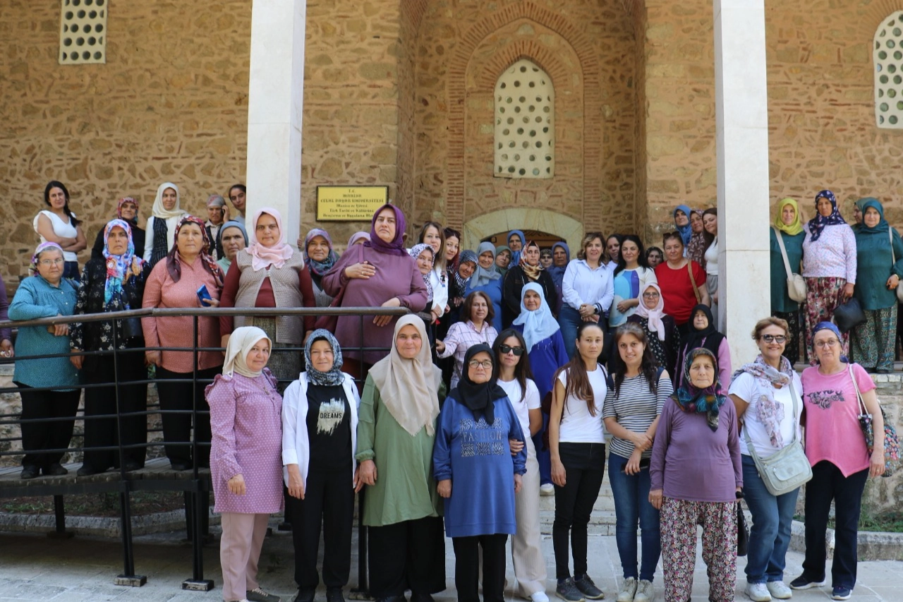 Köprübaşılı kadınlar Manisa'yı gezdi