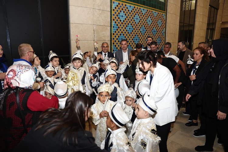 Kütahya Belediyesi'nden sünnet şöleni