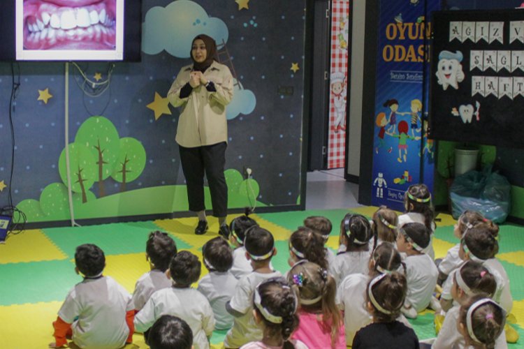 Kütahya'da miniklere 'diş fırçalama' teknikleri